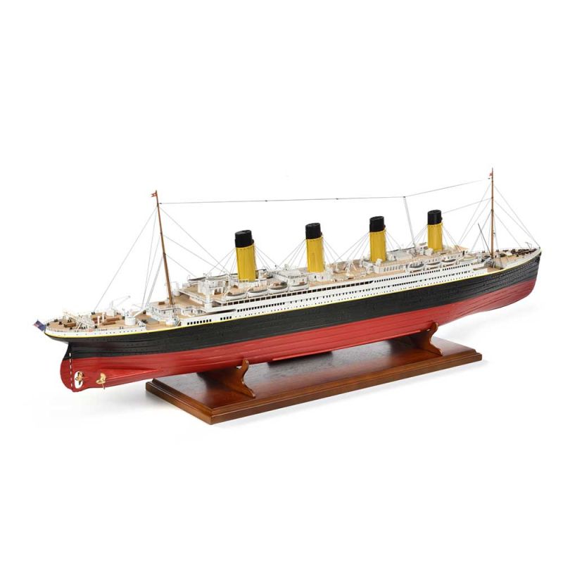 AMATI B1606 RMS Titanic, 1:250, építőkészlet